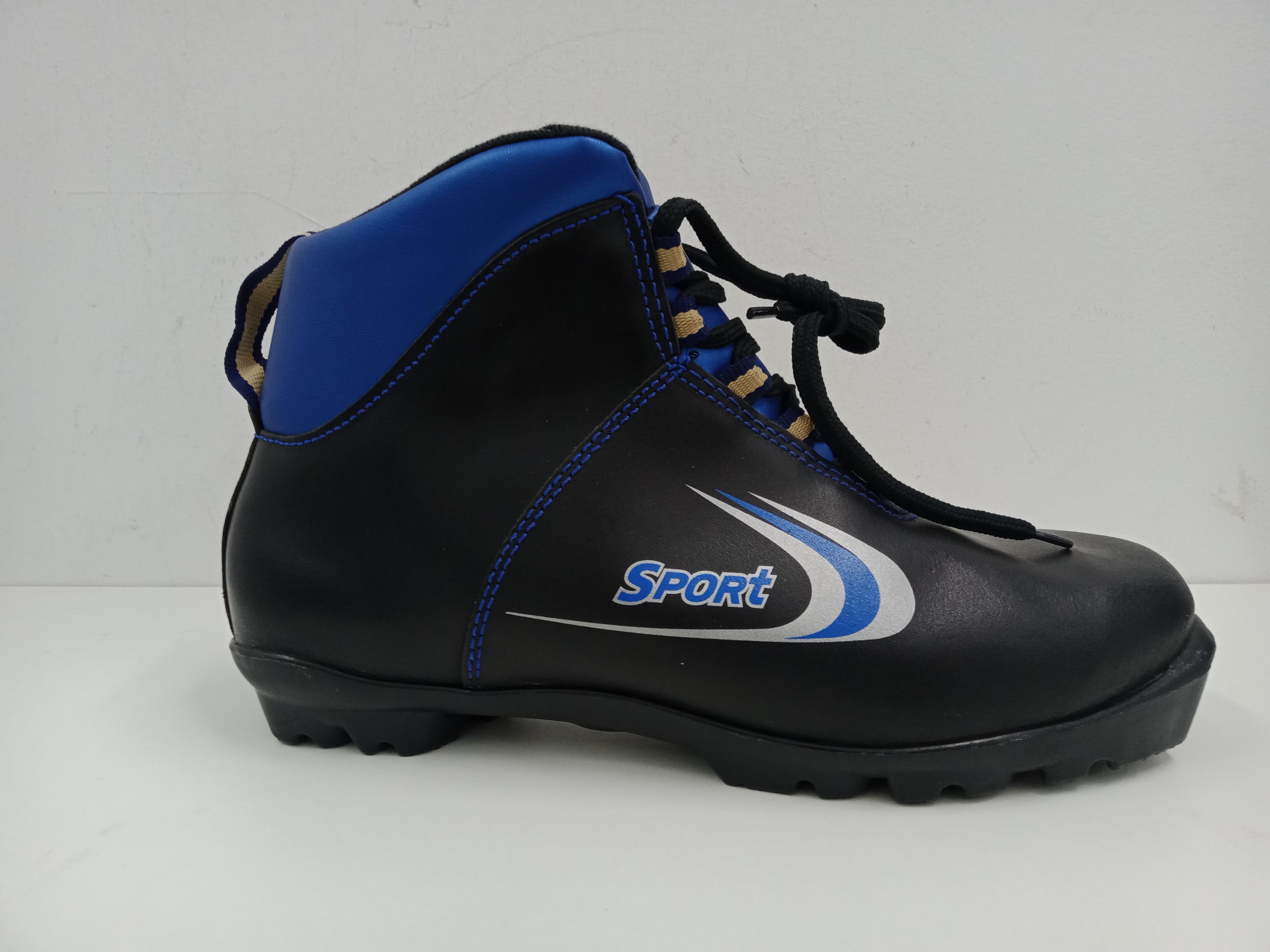 Ботинки лыжные М 6-01 (цв. черный)