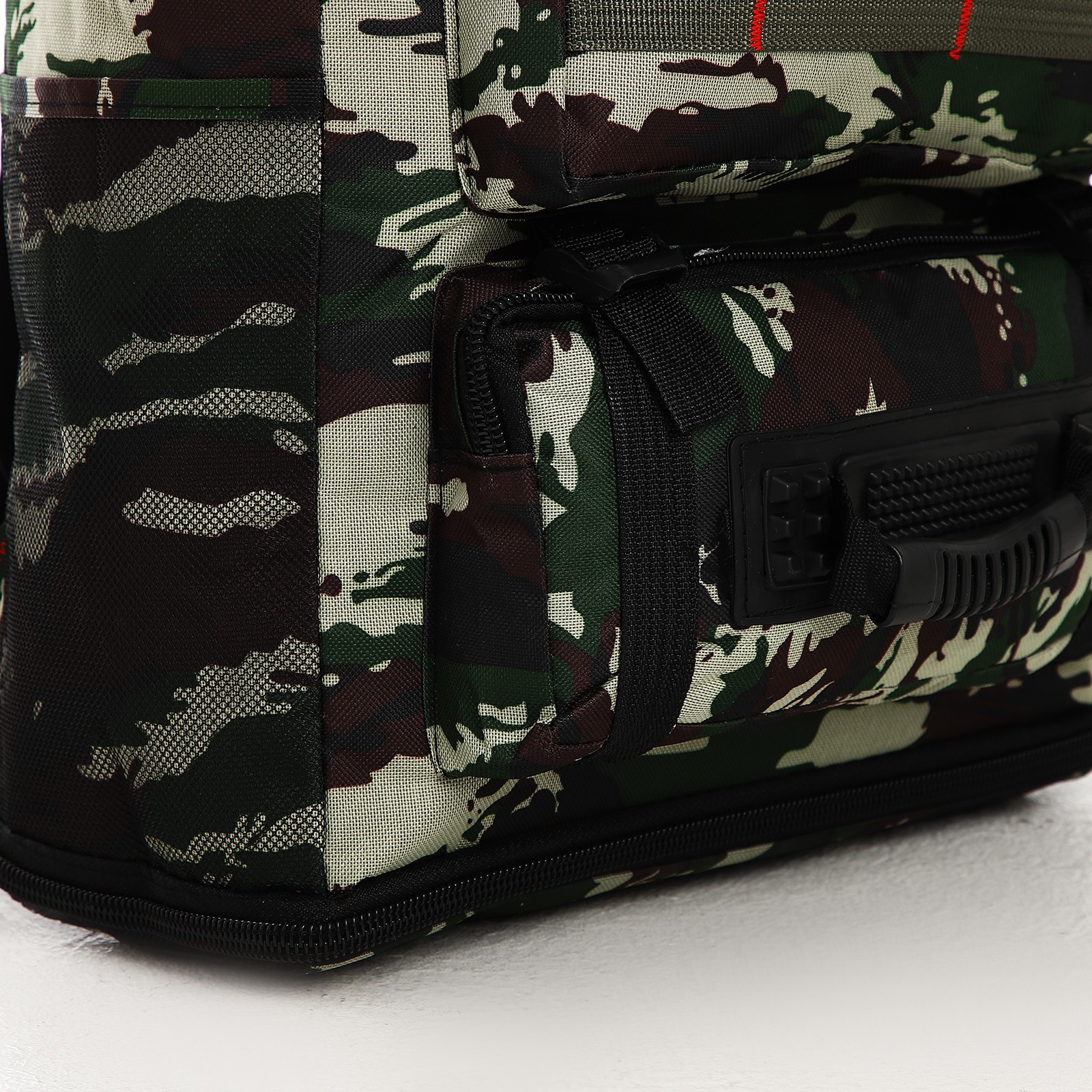 Рюкзак туристический на молнии, с увеличением, 4 наружных кармана, цвет зелёный 9868550