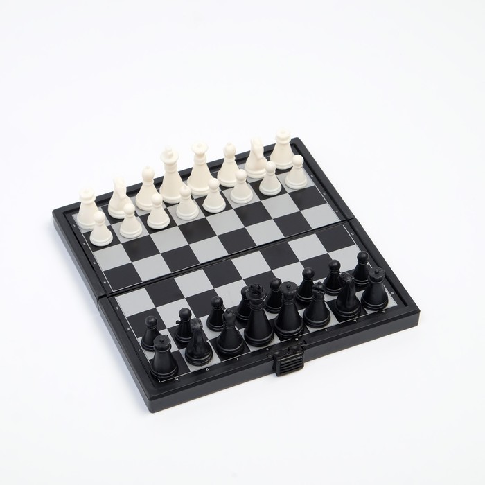 Игра настольная магнитная "Шахматы" пластик, черно-белые, 13х13см 2590525